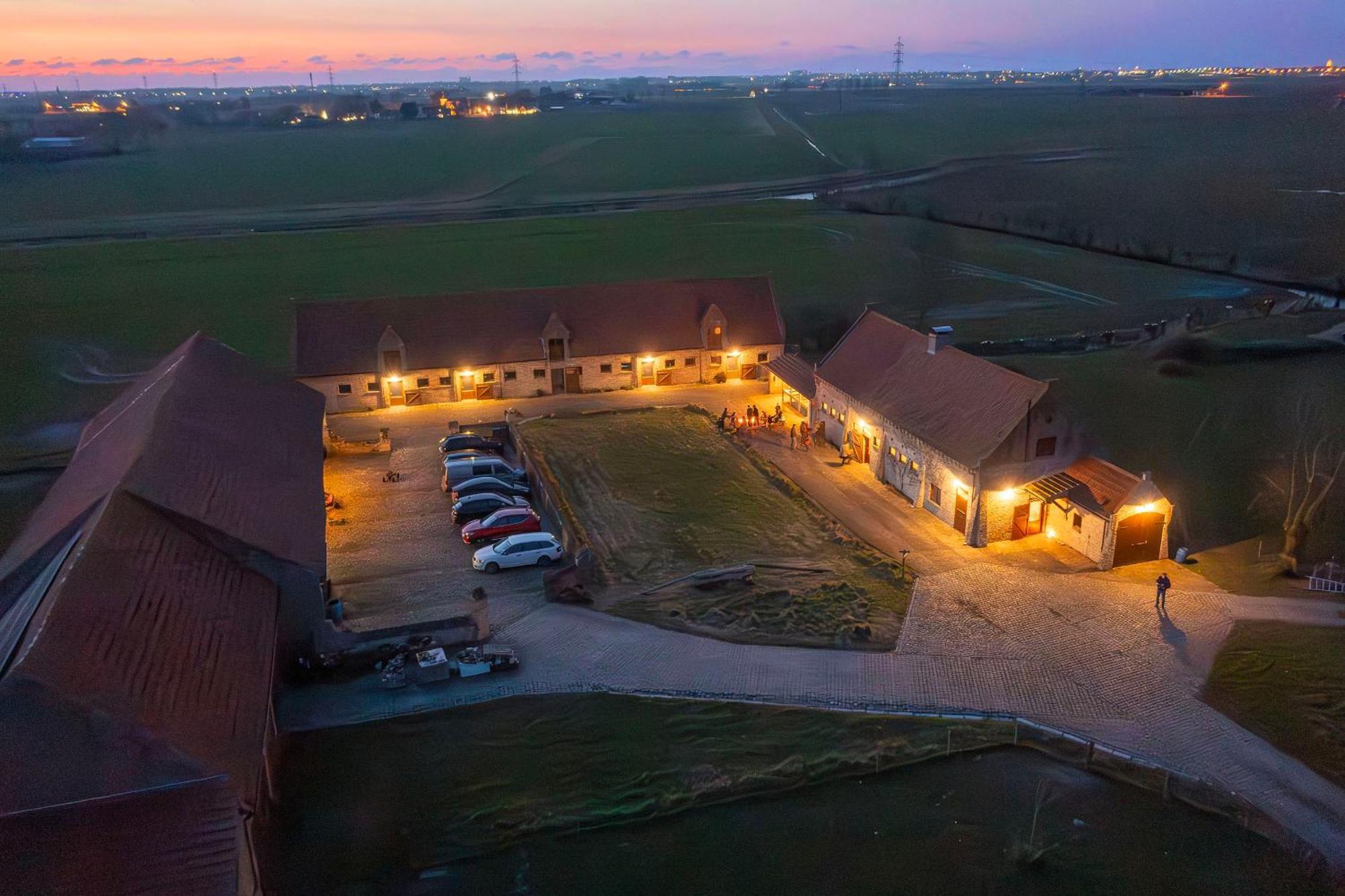 Holiday Home 'T Hof Der Witte Damen Veurne Exterior foto